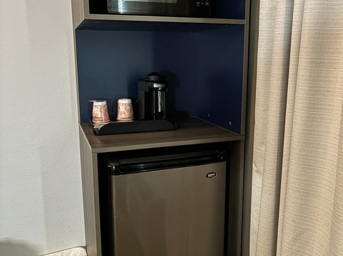 唐娜I-2附近舒适套房酒店主图