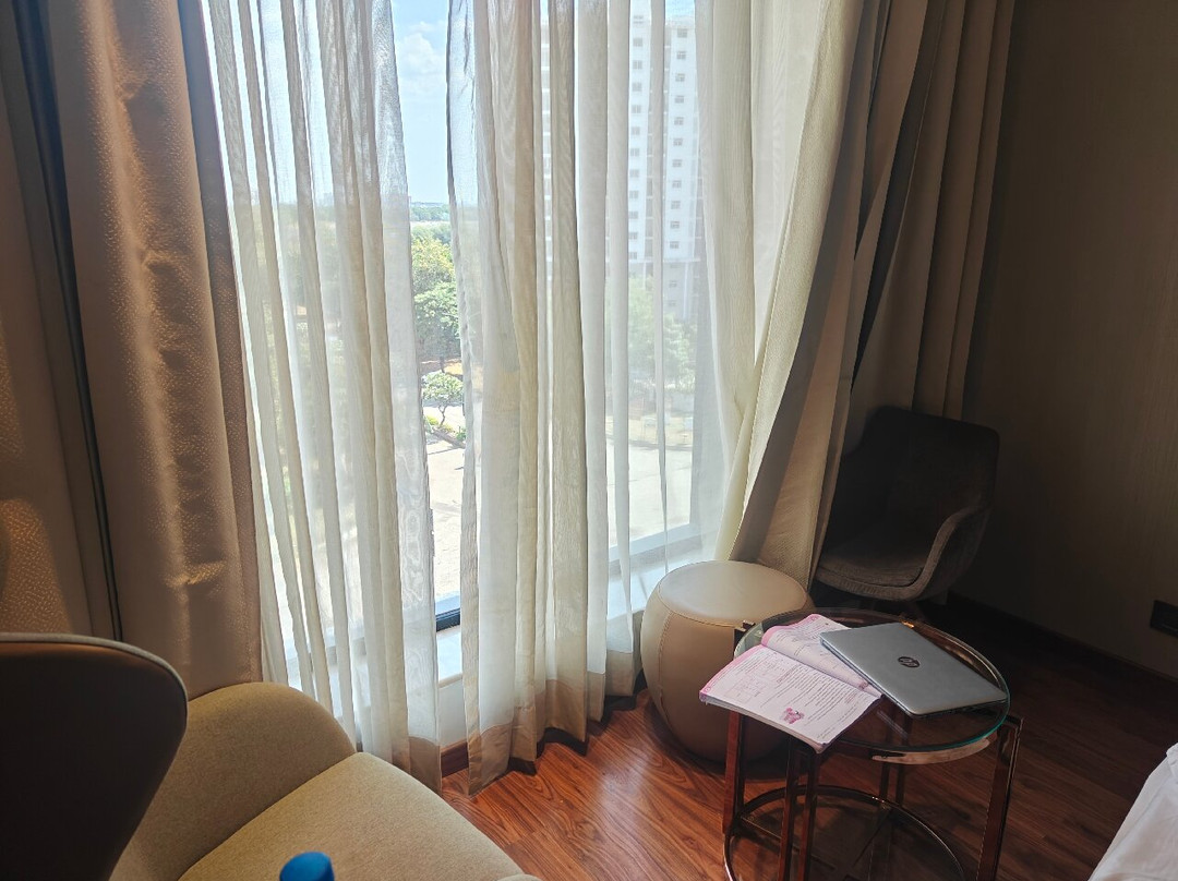 丹森普拉姆酒店主图