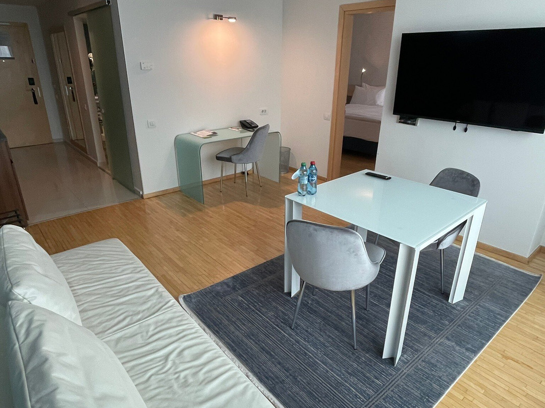 克卢日城市广场希尔顿逸林酒店主图