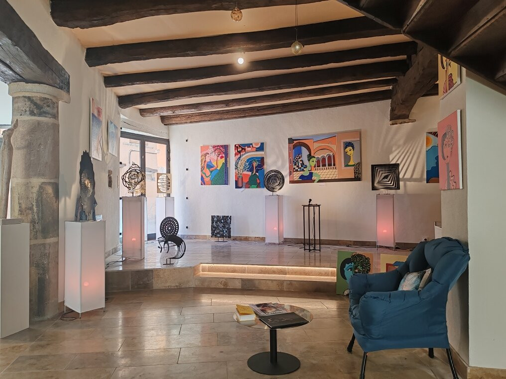 Galerie Oisila Nevoy-Cluny必去景点