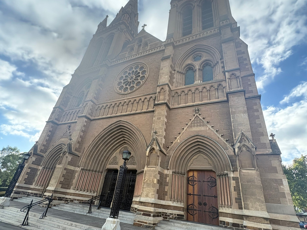 玛杰斯蒂克套房酒店主图