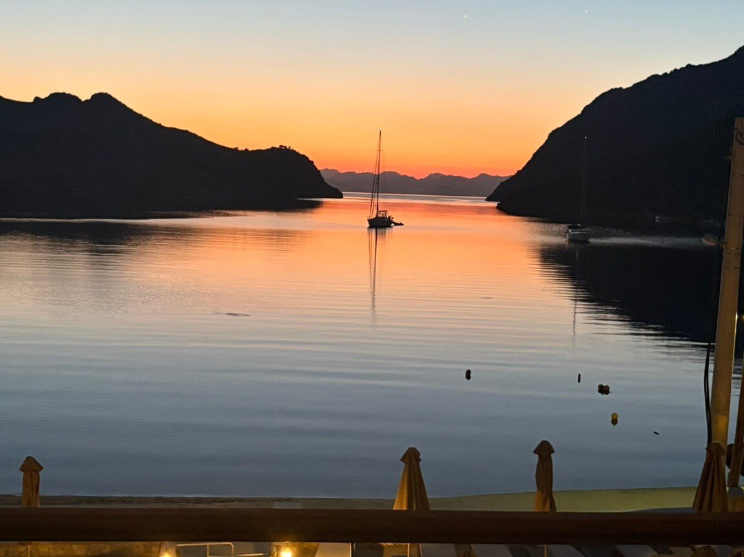 佩迪海滩酒店主图