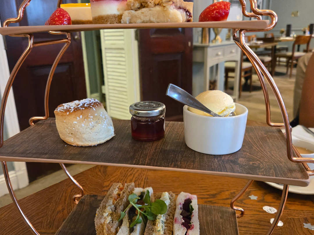 金雀花山饭店主图