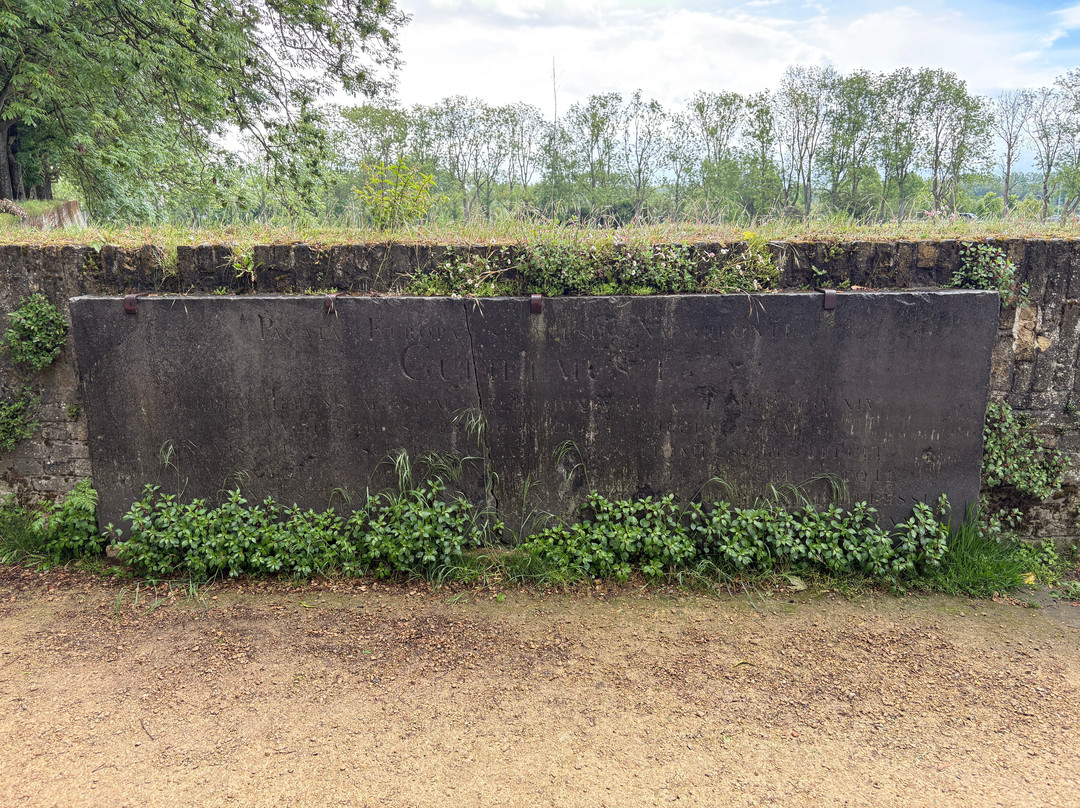 The seventeenth century Vauban ramparts-伊普尔必去景点