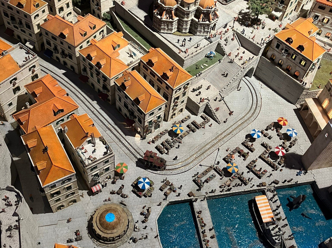 Small World Miniature Museum-Ariake必去景点