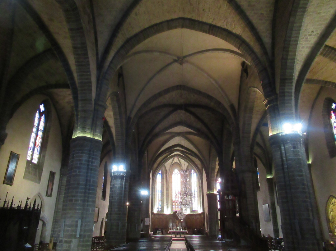 Eglise Saint-Laurent-勒皮必去景点