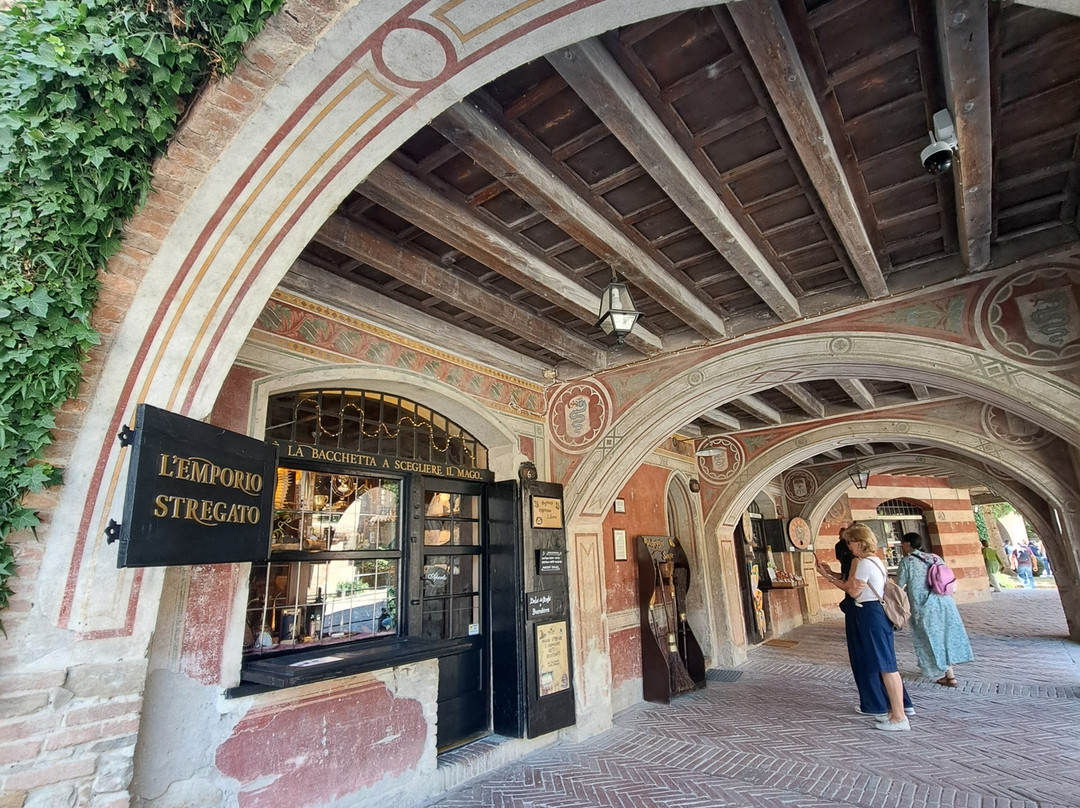 L'emporio Stregato-Grazzano Visconti必去景点