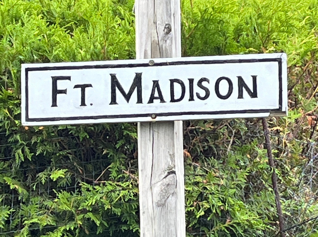 Fort Madison State Park-Castine必去景点