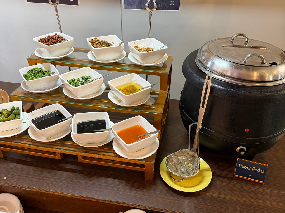 金色郁金香酒店-坤甸主图