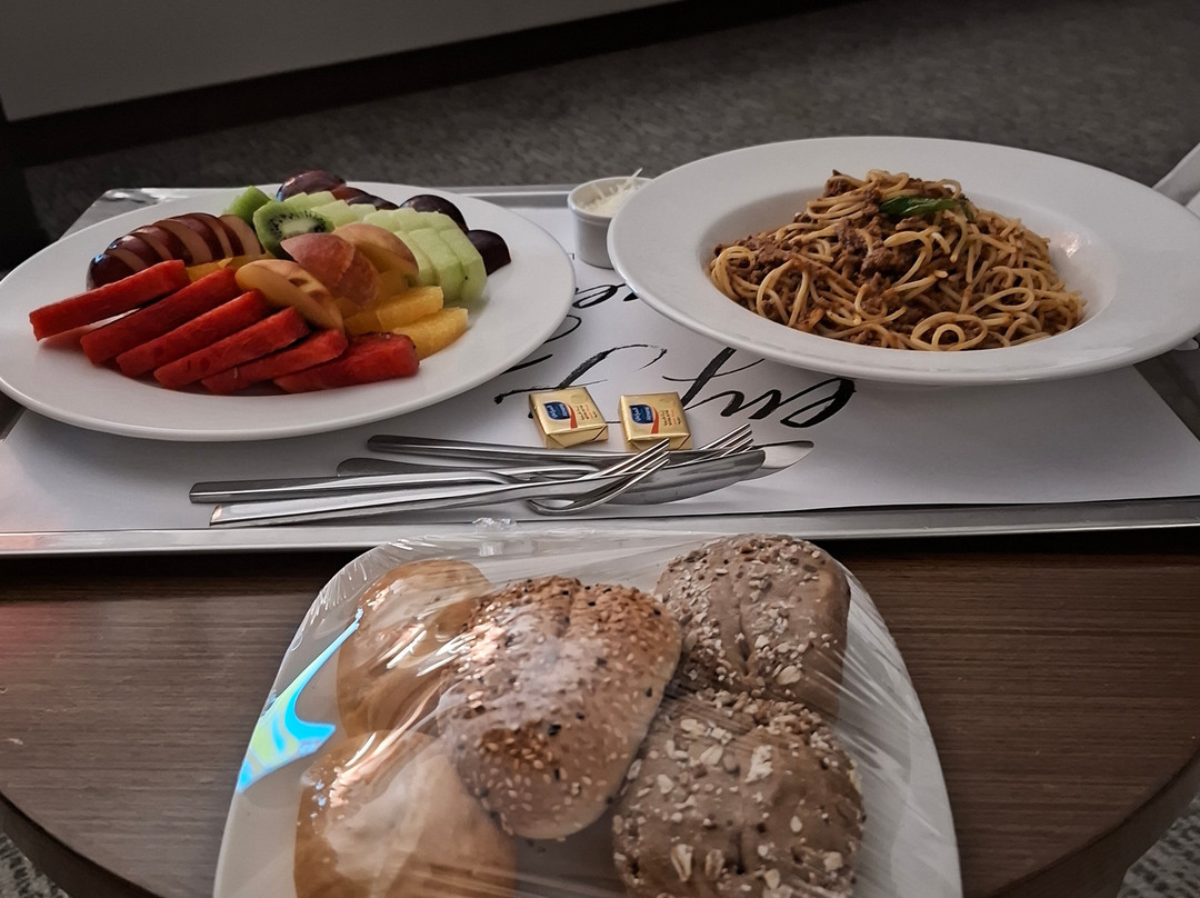 开罗都喜天丽湖景酒店主图