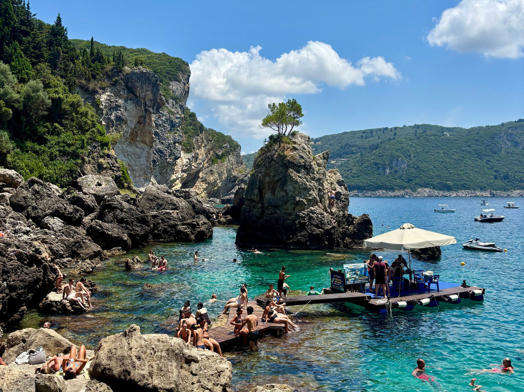 La Grotta Beach-Paleokastritsa必去景点