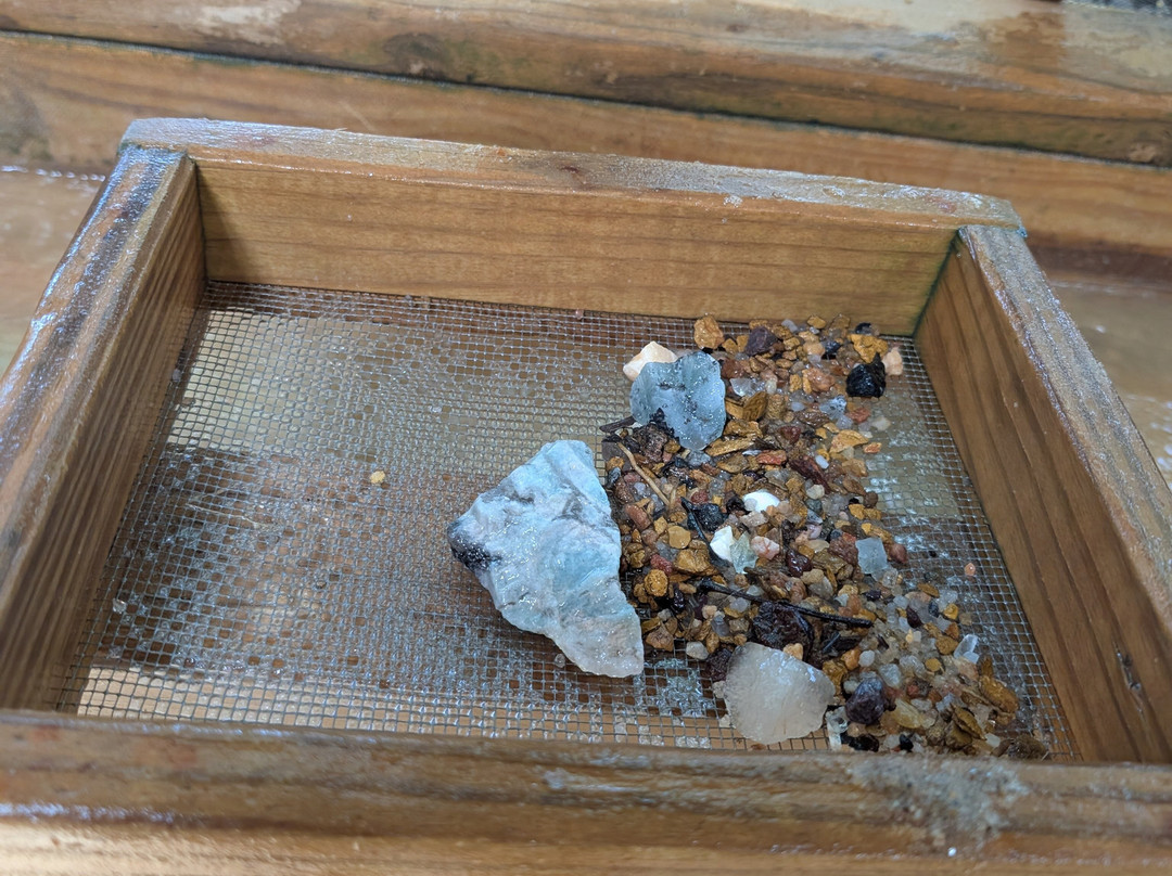 Crisson Gold Mine-达洛尼加必去景点