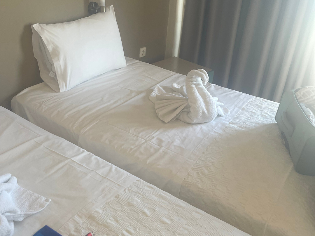 Riviera Hotel主图