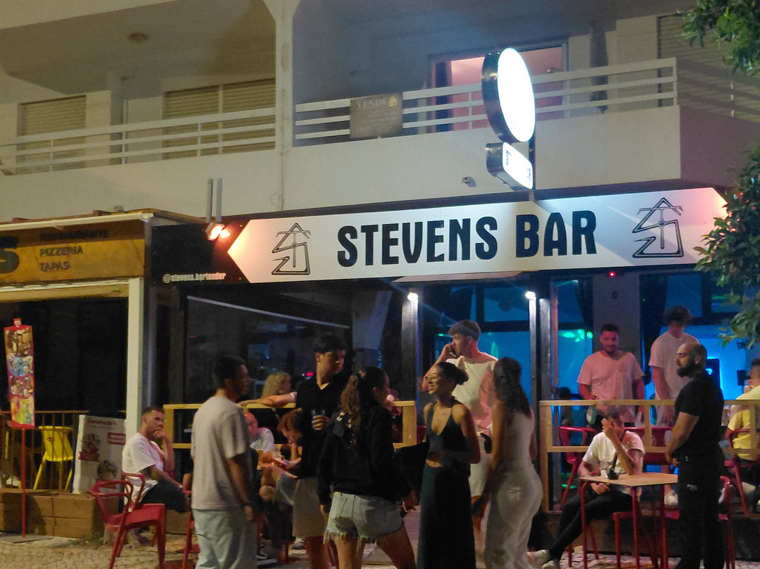 Stevens Bar