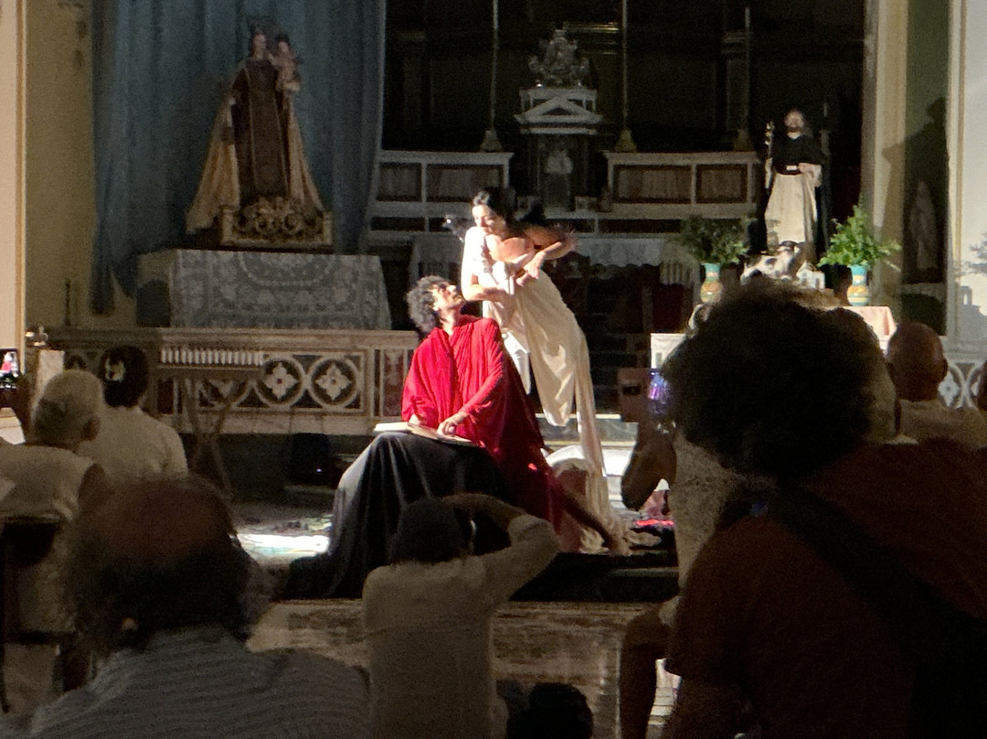Parrocchia Di San Gennaro-普莱亚诺必去景点