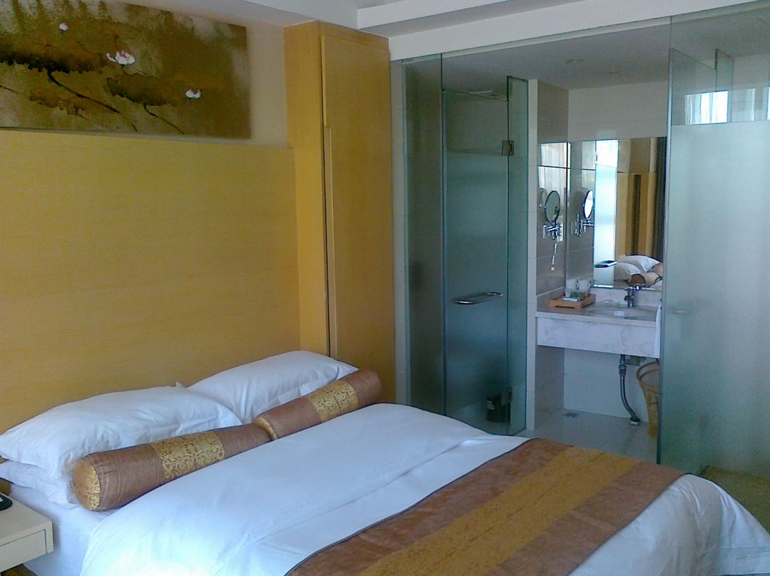 金色阳光假日酒店主图