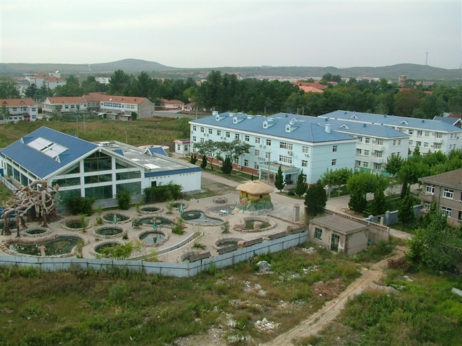 新空间温泉度假村主图