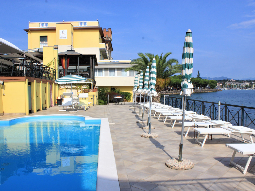 Estee Hotel