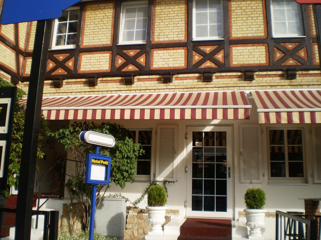 Stahnsdorf酒店住宿-Hotel Petit