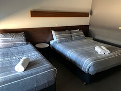 Palm and Pawn Motor Inn主图