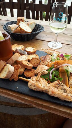 Sunrise Beach Hotel主图