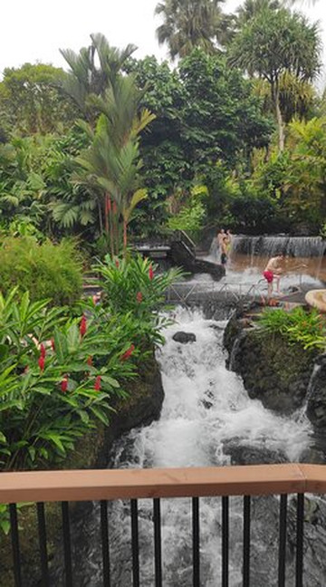 塔巴肯豪华热温泉度假酒店主图