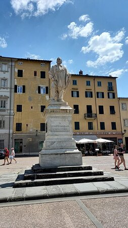 Piazza Napoleone-卢卡必去景点