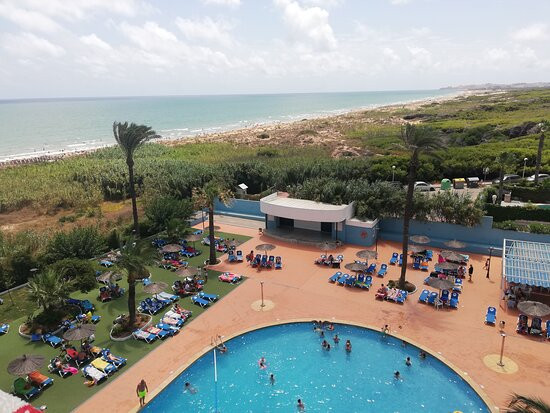 瓜达玛尔海滩酒店主图