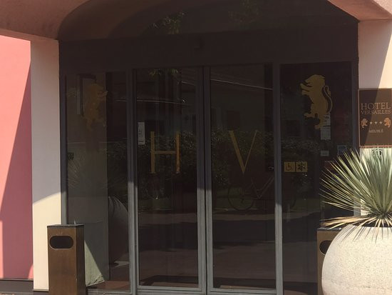 Hotel Versailles主图