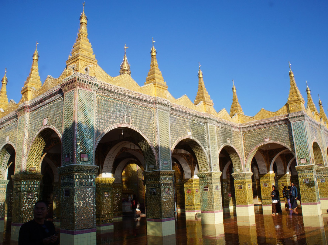 Su Taung Pyi Pagoda