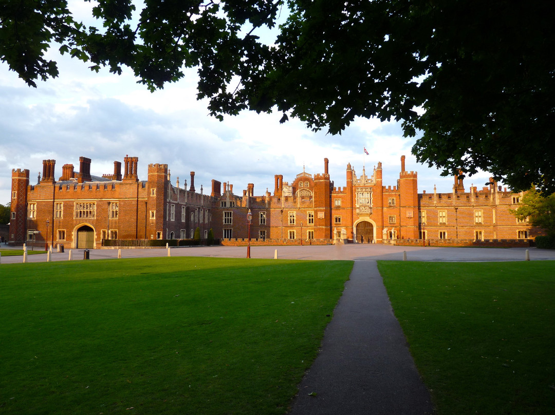 Hampton Court by Bike景点图片