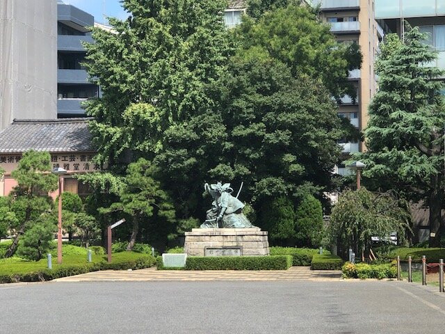 9-daime Ichikawa Danjuro Shibaraku Bronze Statue-Asakusa必去景点