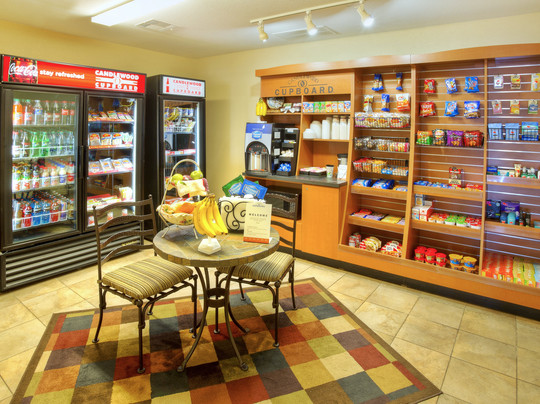 斯托克顿堡烛木套房酒店主图