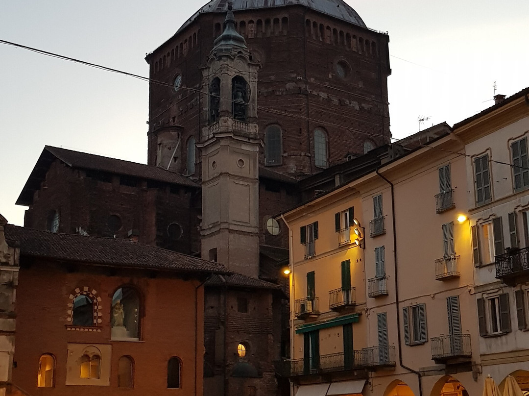 Piazza della Vittoria-帕维亚必去景点