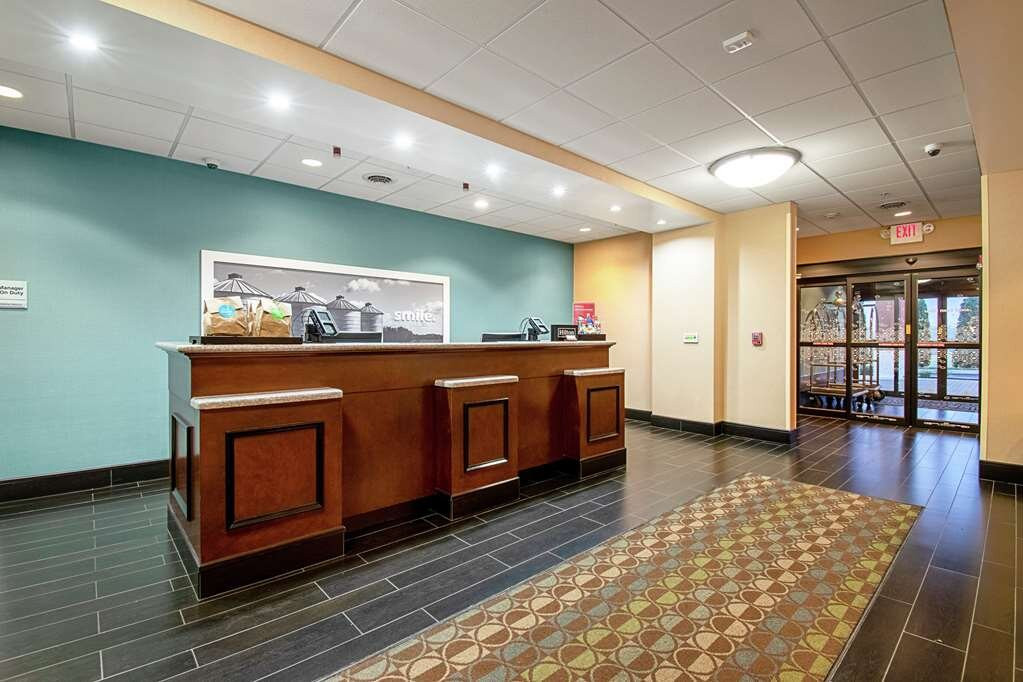 Hampton Inn Pine Grove主图