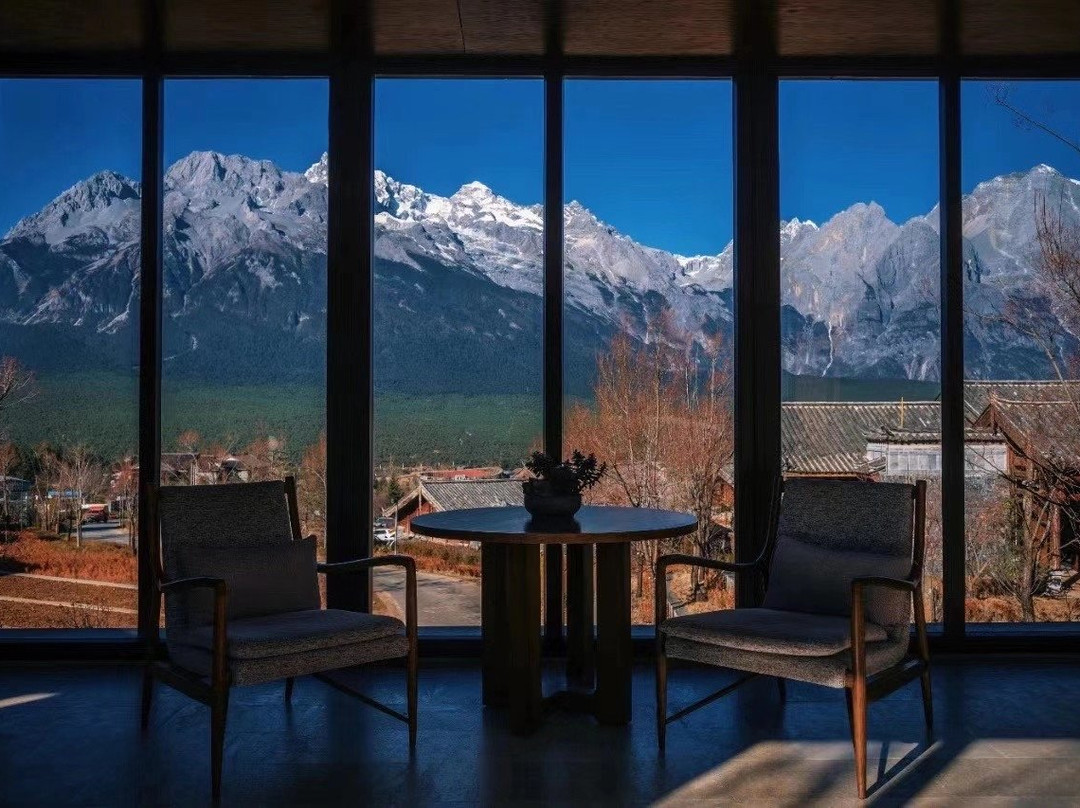 丽江金茂璞修雪山酒店主图