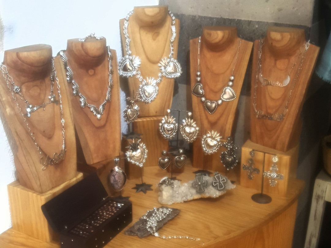 Maria Belen Jewelry-圣米格尔护城必去景点