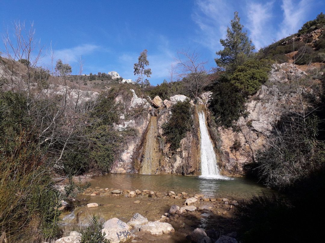 Waterfall Ntrafi - Penteli景点图片