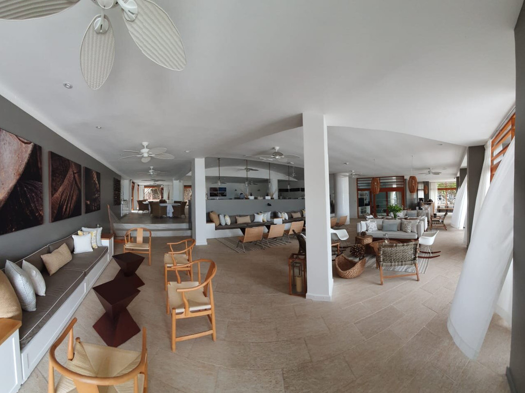 芬奇湾酒店主图