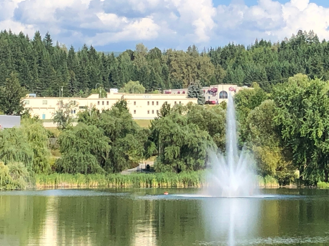 McGuire Lake Park景点图片