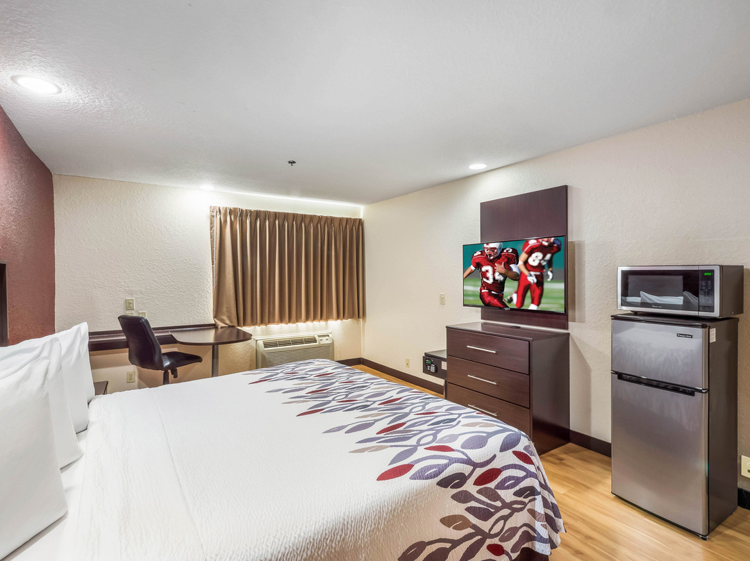 奥卡拉红顶客栈&套房酒店主图