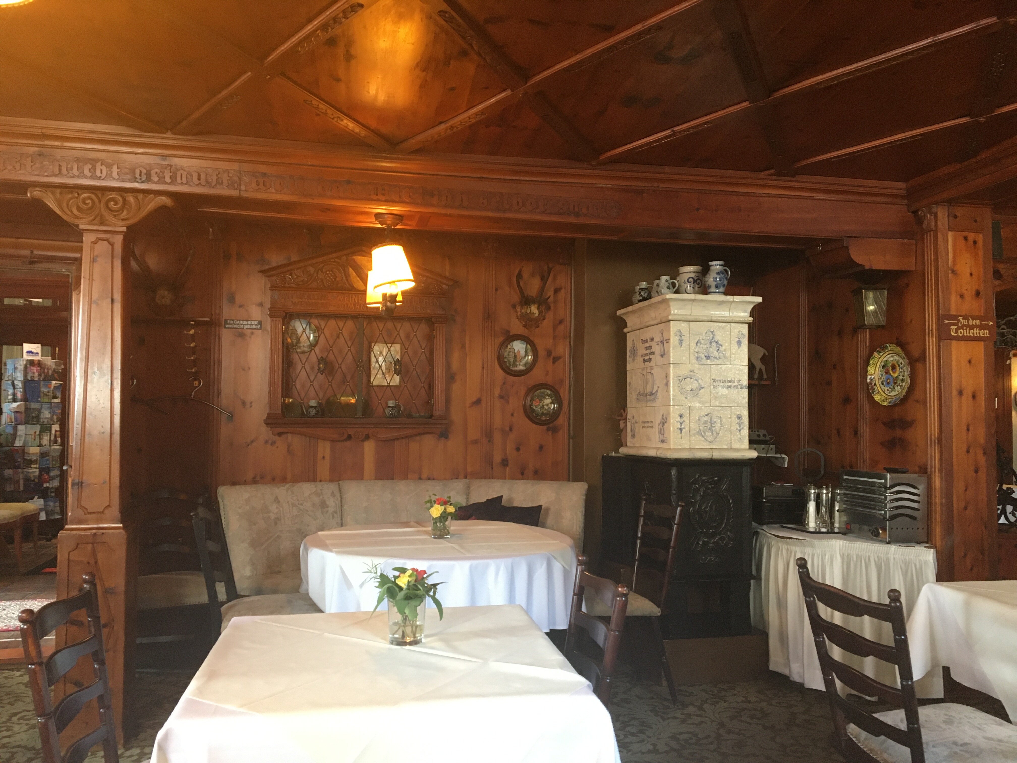Hotel Weinstube Lowen-餐饮