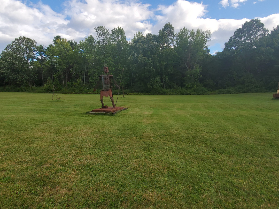 Stone Ledge Sculpture Garden-Plattsburgh必去景点