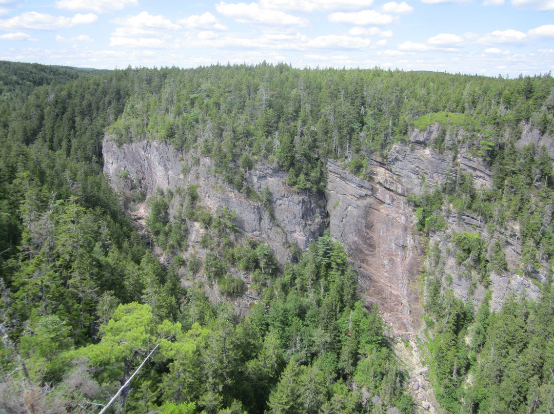 Walton Glen Gorge Falls-St. Martins必去景点