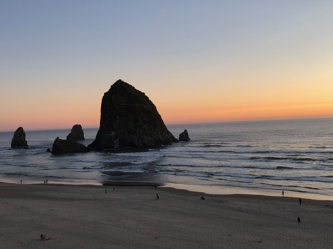 佳能海滩霍尔马克度假酒店主图