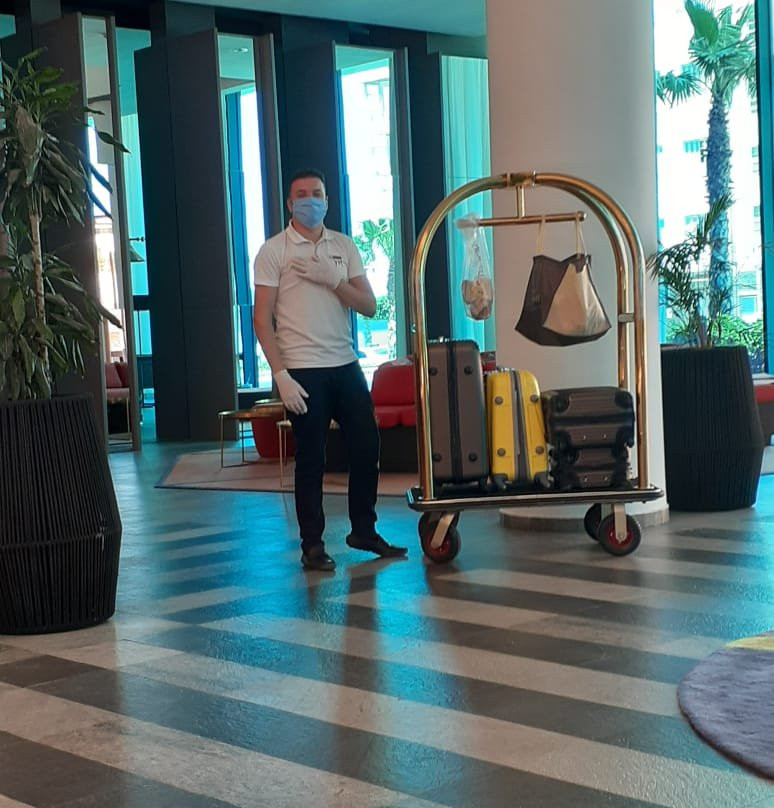 里夫纳多美居酒店主图