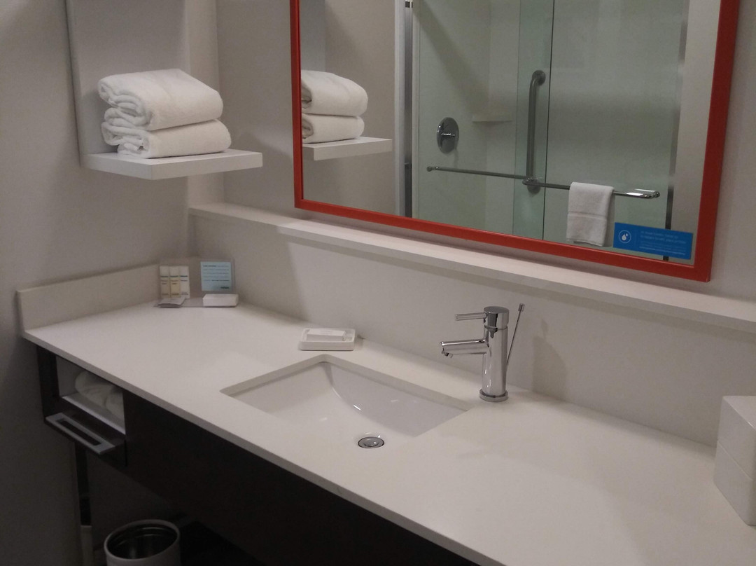 Hampton Inn & Suites Chicago/Waukegan主图