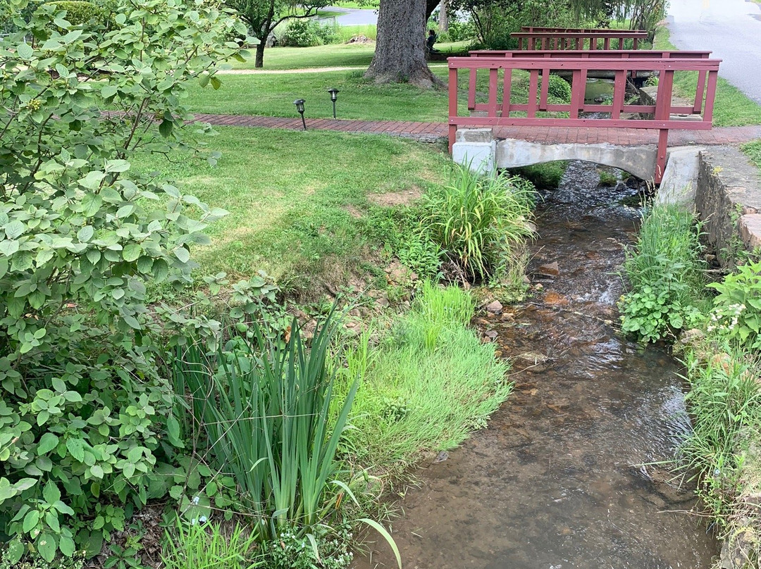 The Inn At Gristmill Square主图