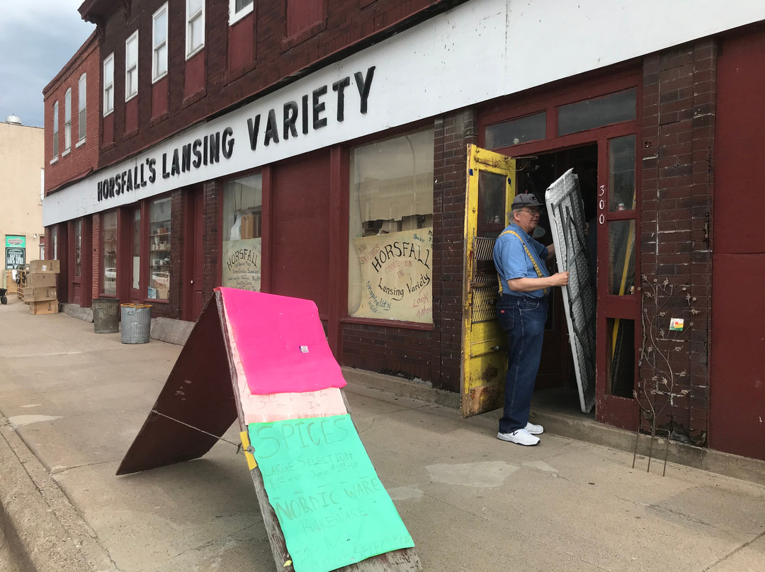 Horsefall’s Lansing Variety Store景点图片