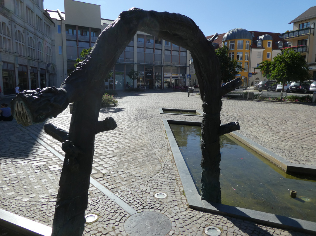 Zwei-Welten-Brunnen